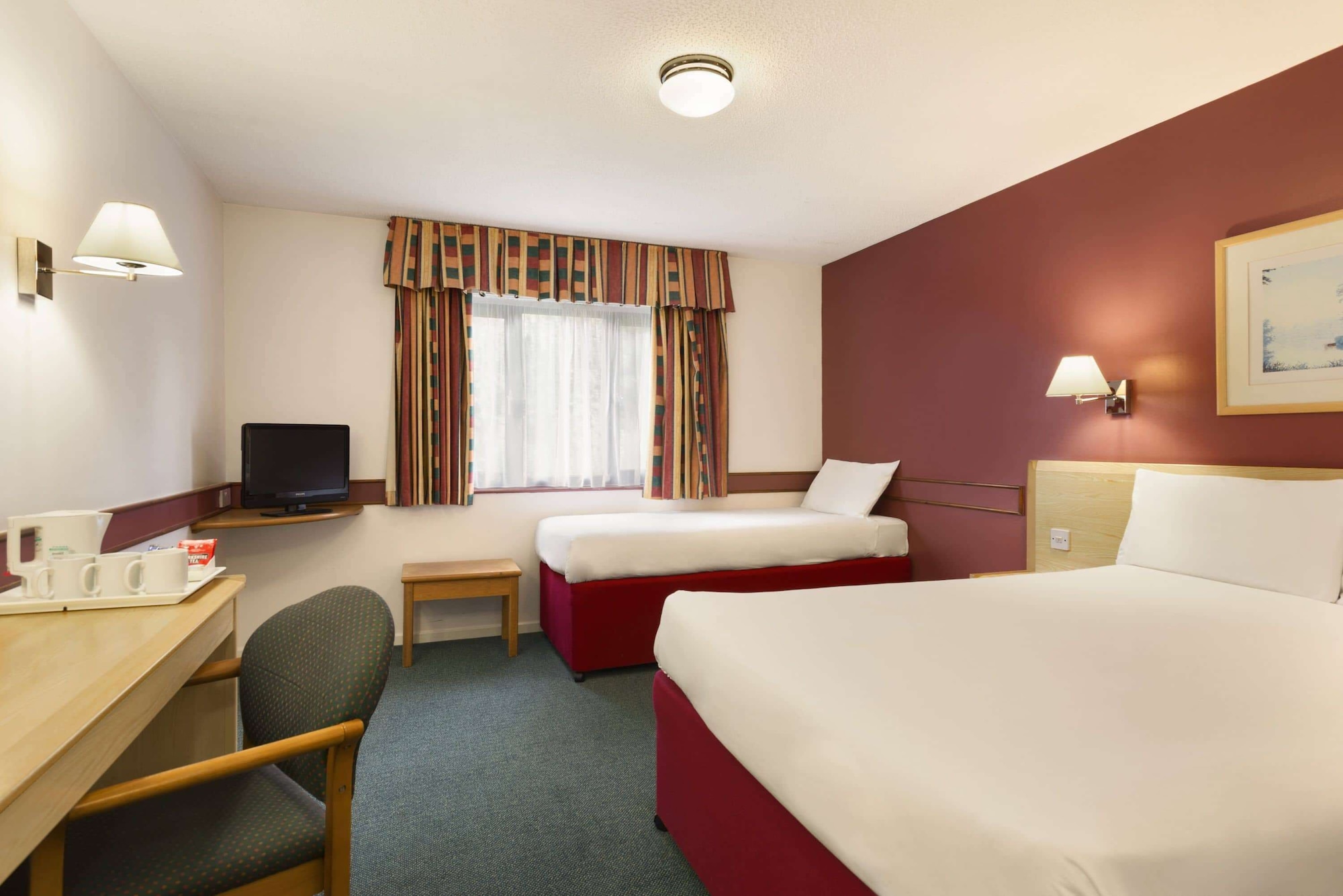 ROOM, TWIN BEDS