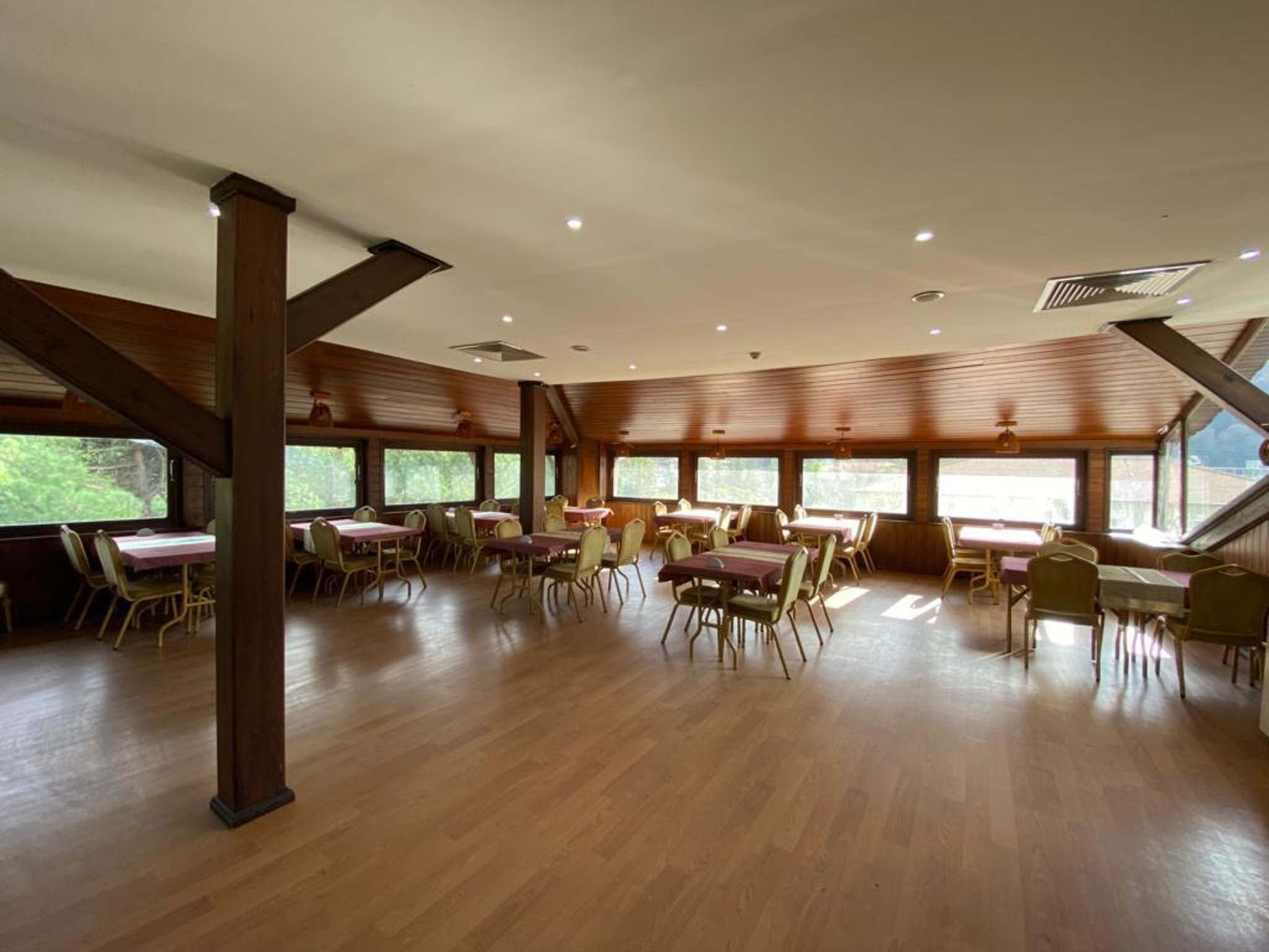 Green Mount Hotel & Spa 7/11