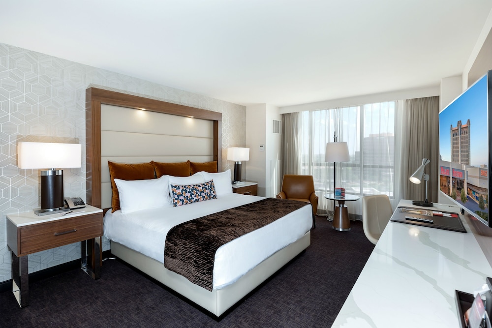 PREMIER, KING BED