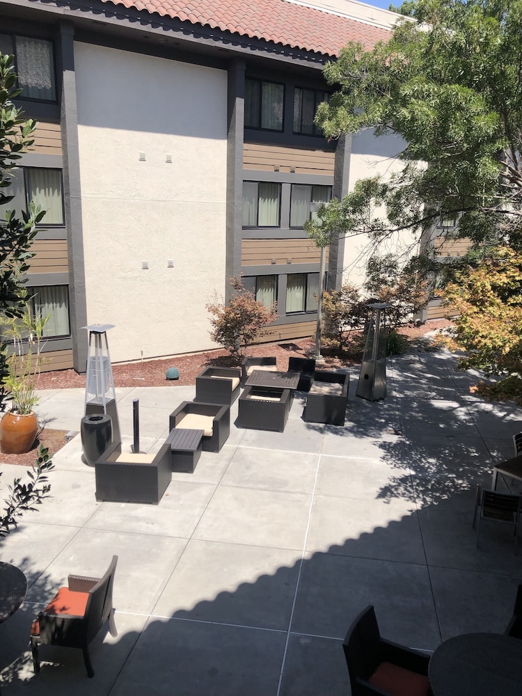 Sonesta Silicon Valley 8/60