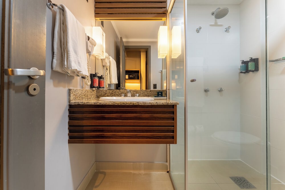غرفة قياسية بسريرين فرديين، Hotel Deville Business Maringa 8/8