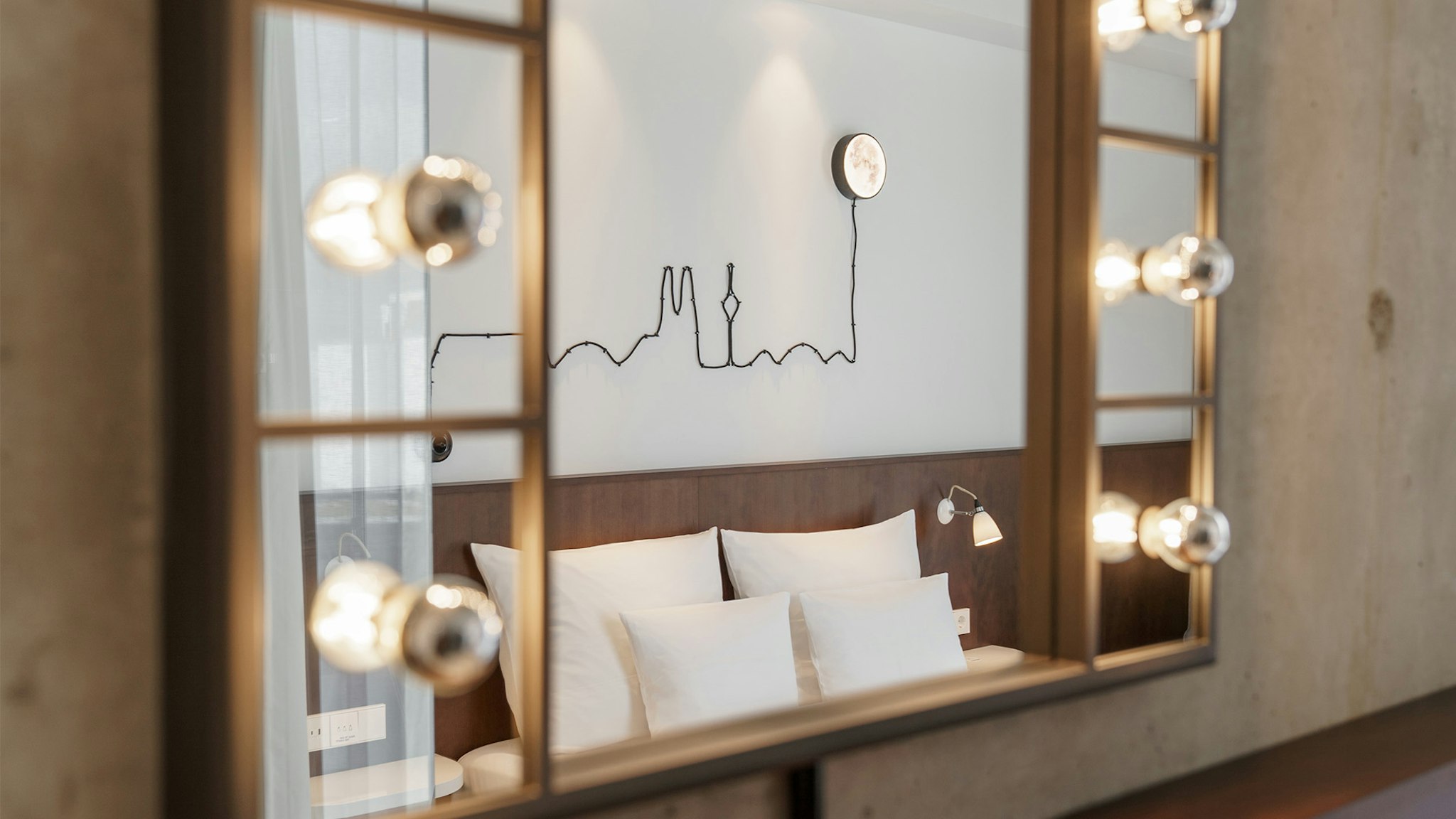 Ruby Ella Hotel Cologne 8/50
