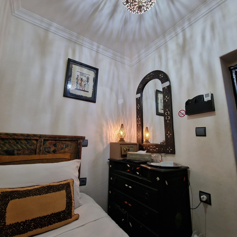 RIAD AFRICA 8/80