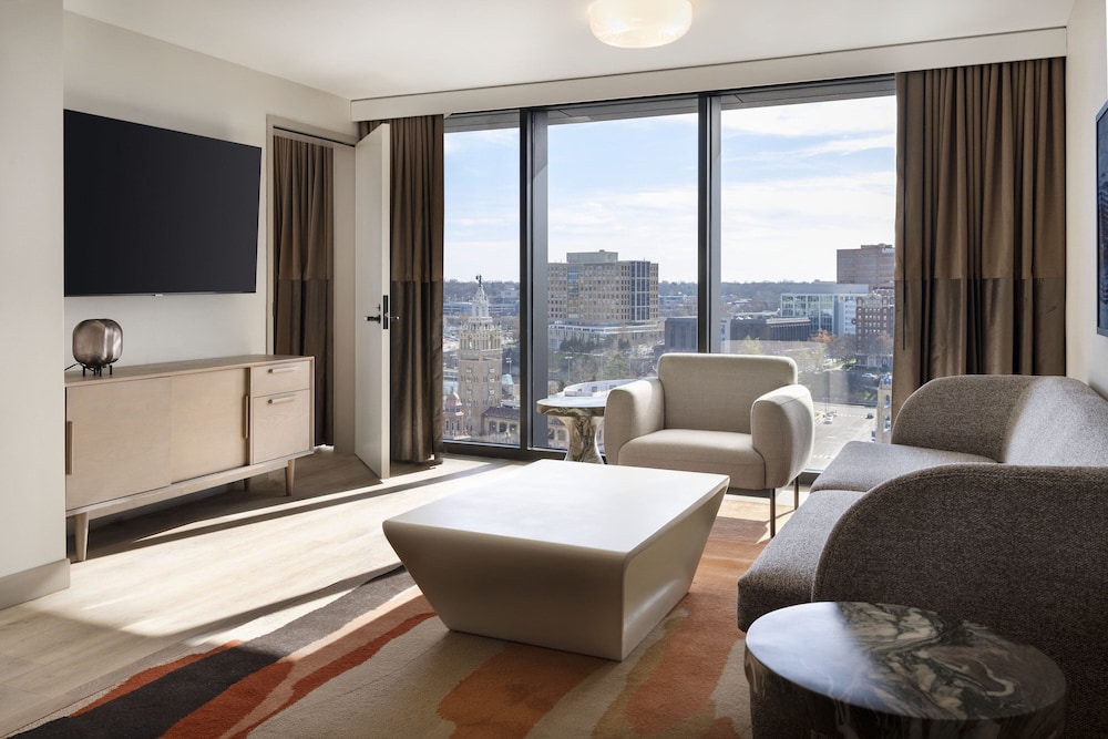 Cascade Hotel, Kansas City, a Tribute Portfolio Hotel 12/50