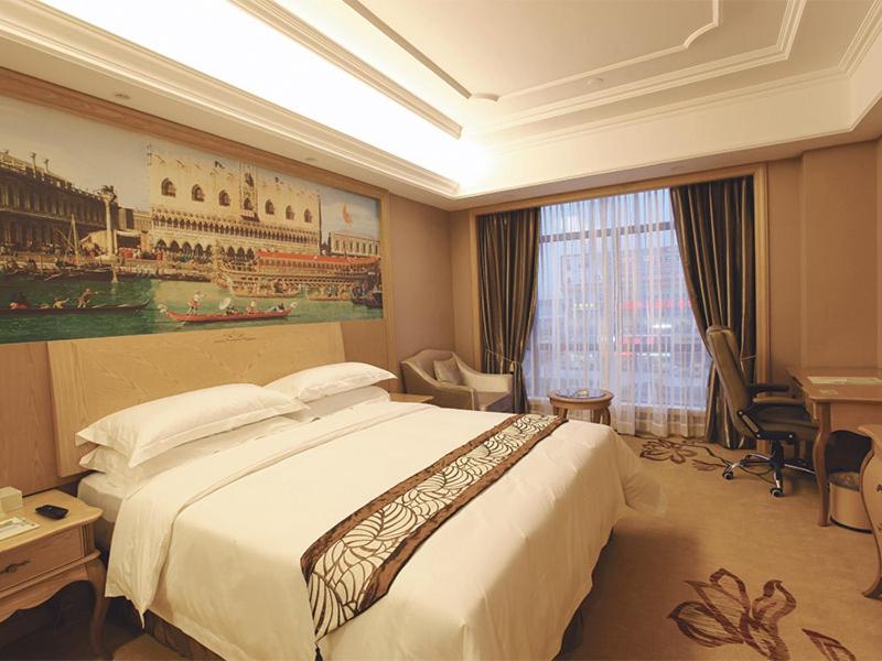 Vienna International Hotel Shanghai Songjiang Development Zone Sports Center Metro Station 7/17