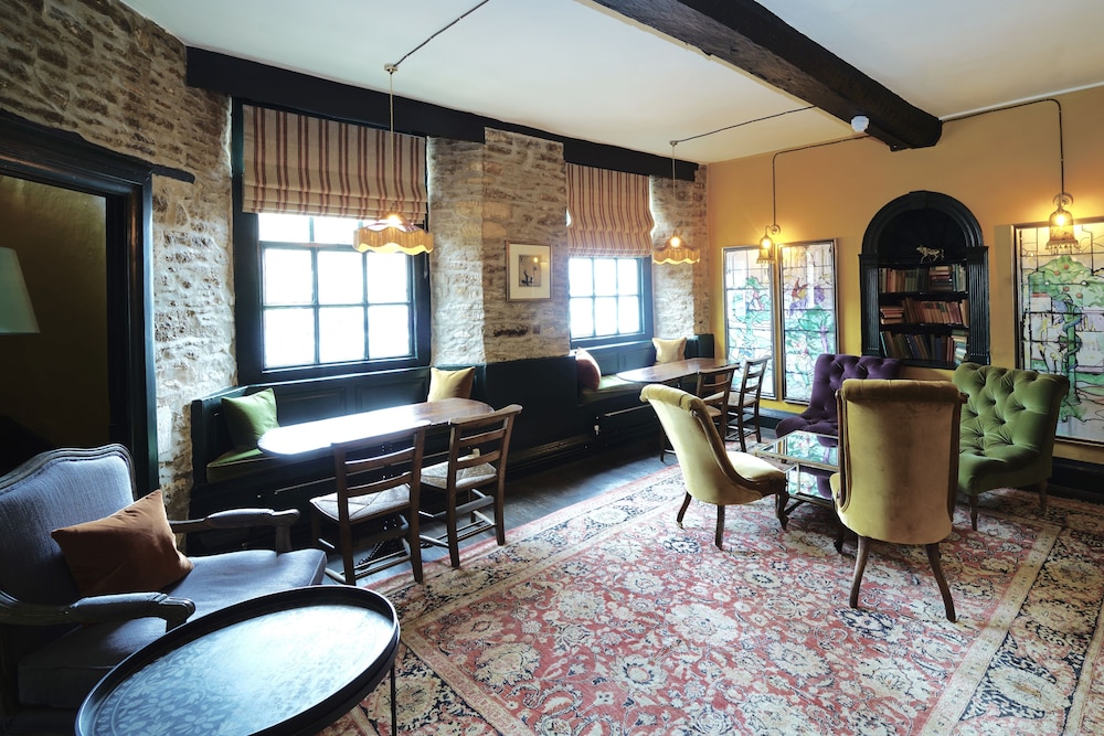 The Bull Hotel 31/47