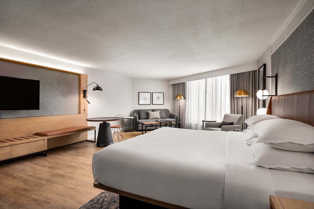 Room at Sheraton Gateway Hotel in Toronto International Airport, MISSISSAUGA