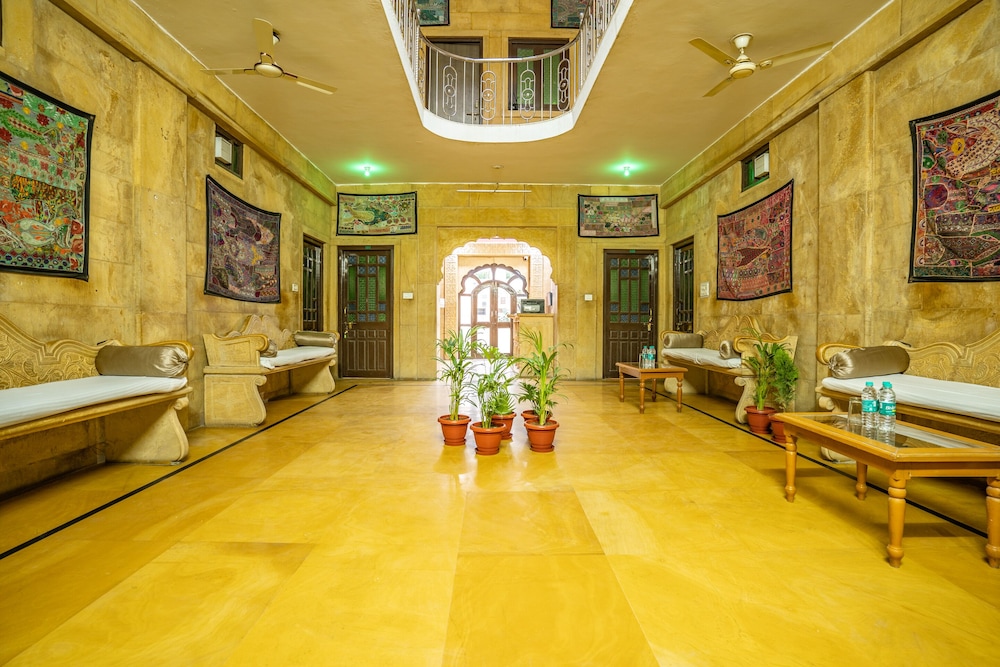 Hotel Marina Mahal 33/50