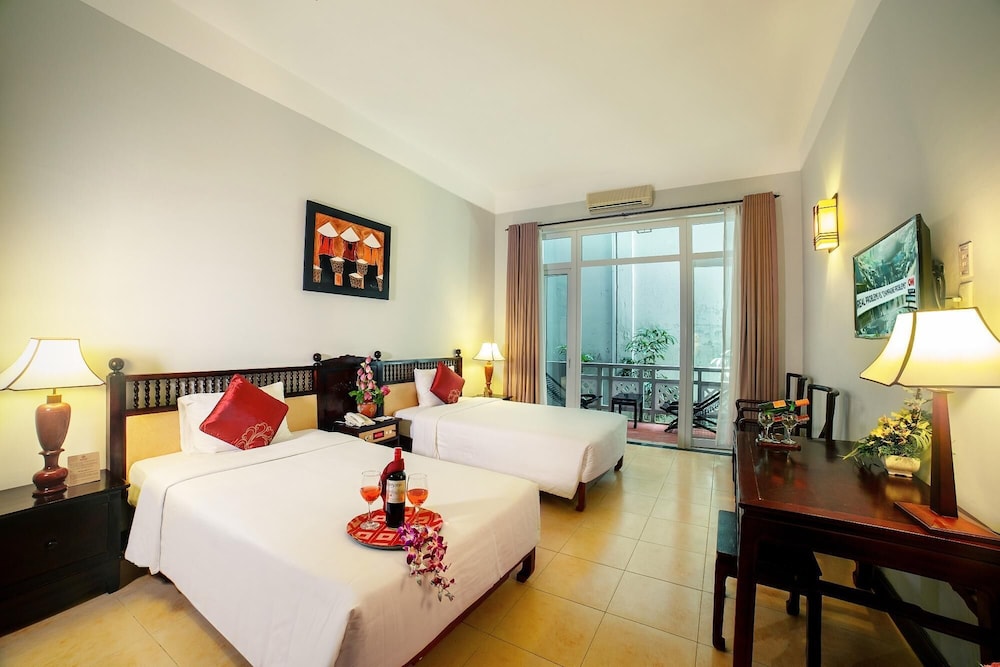 STANDARD, TWIN BEDS, NO VIEW, BALCONY