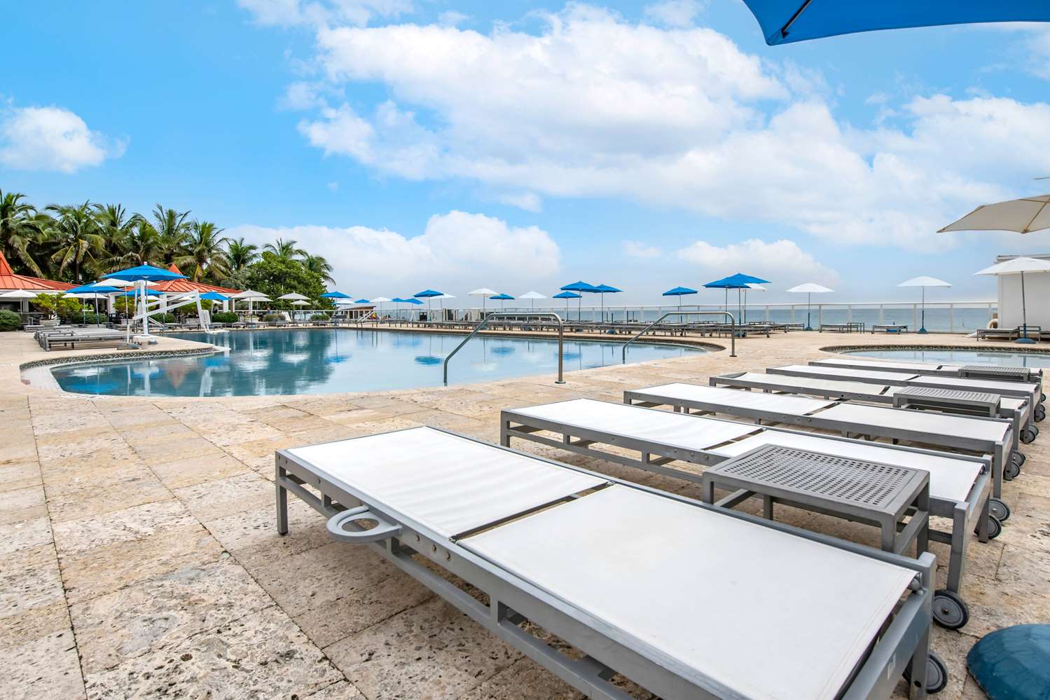 Ramada Plaza by Wyndham Marco Polo Beach Resort 36/67