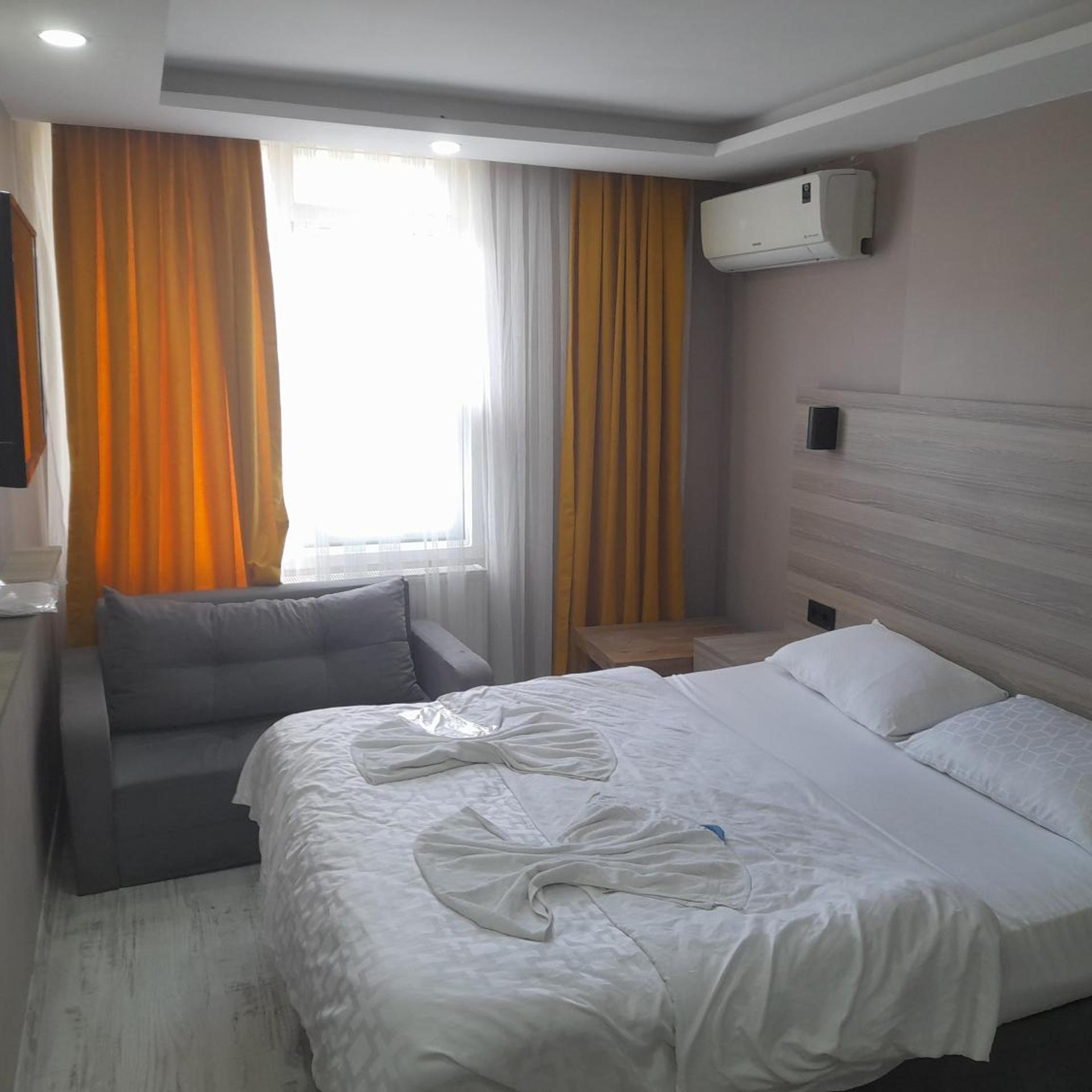 Moon Suit Otel 4/37