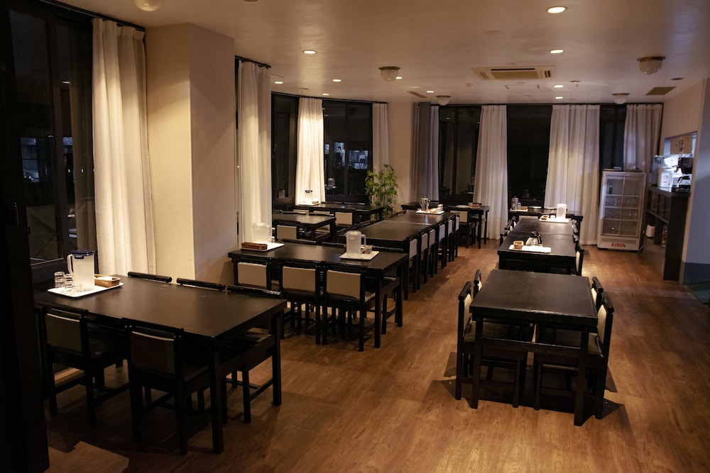 La Vista Hotel 24/28