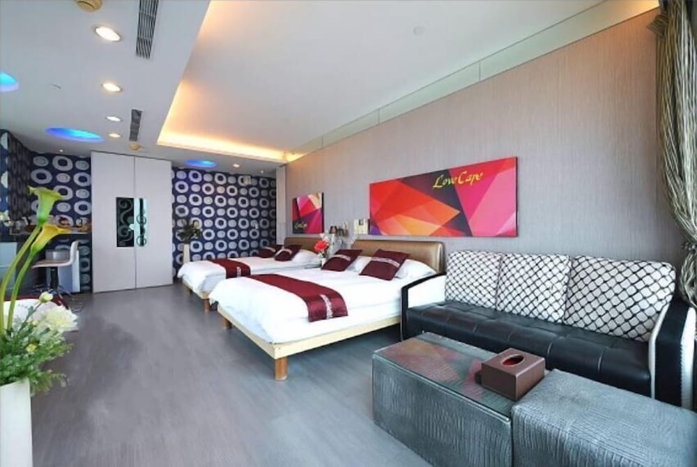 85 Cape Suites 22/74