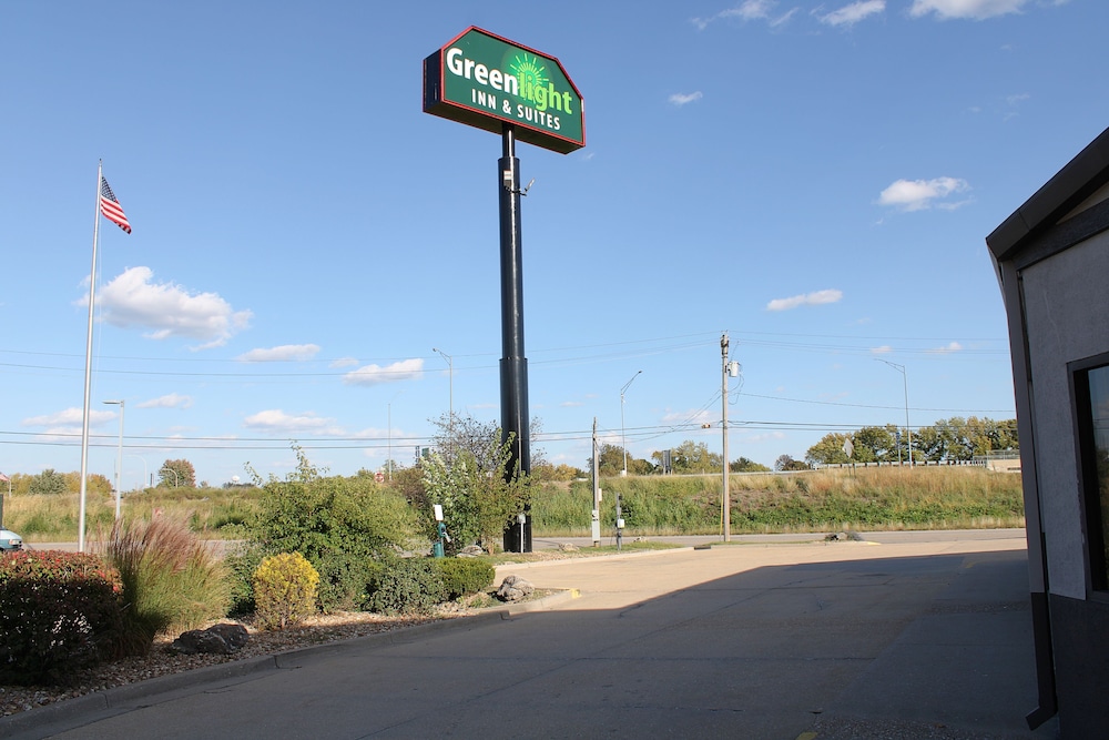 Greenstay Hotel and Suites St James 54/62