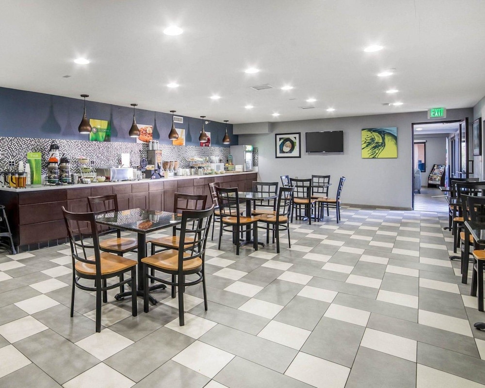 Rodeway Inn & Suites Needles CA 24/30