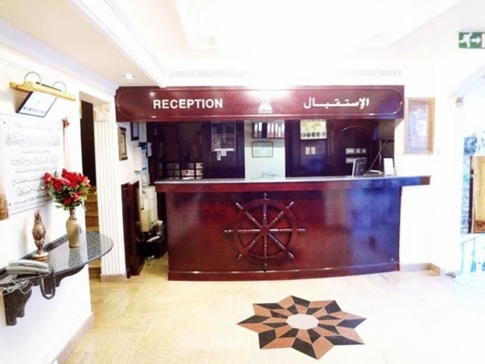 OYO 137 Marina Hotel 10/58