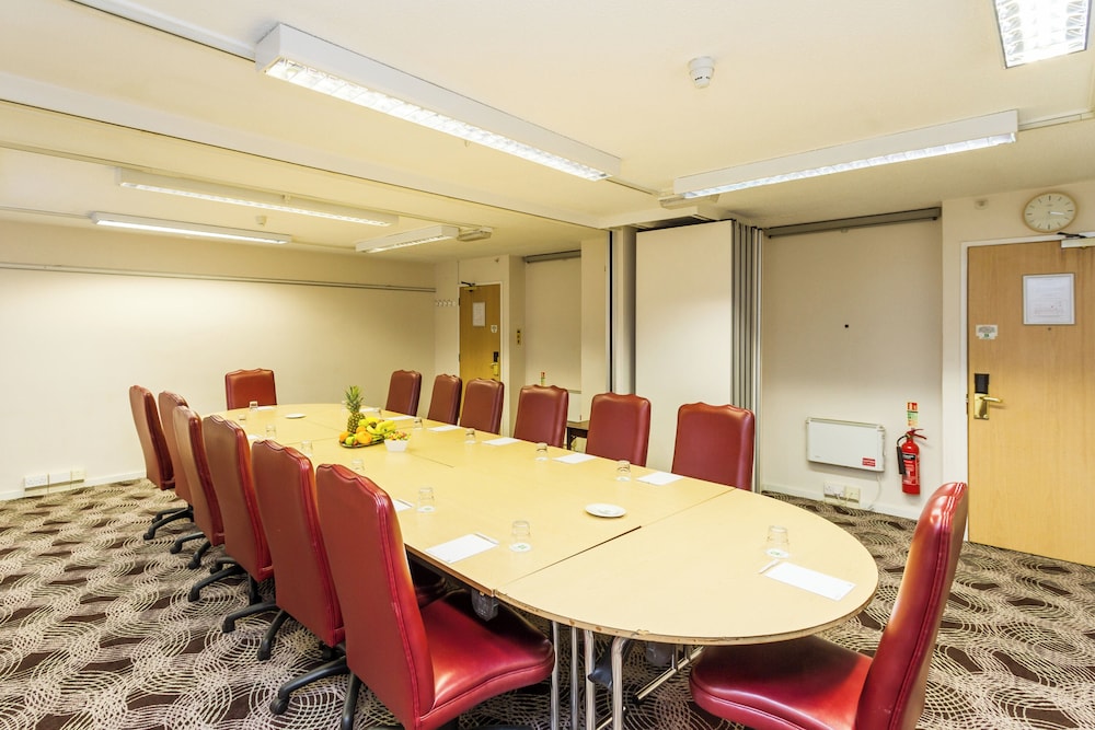 Holiday Inn Lincoln 56/65