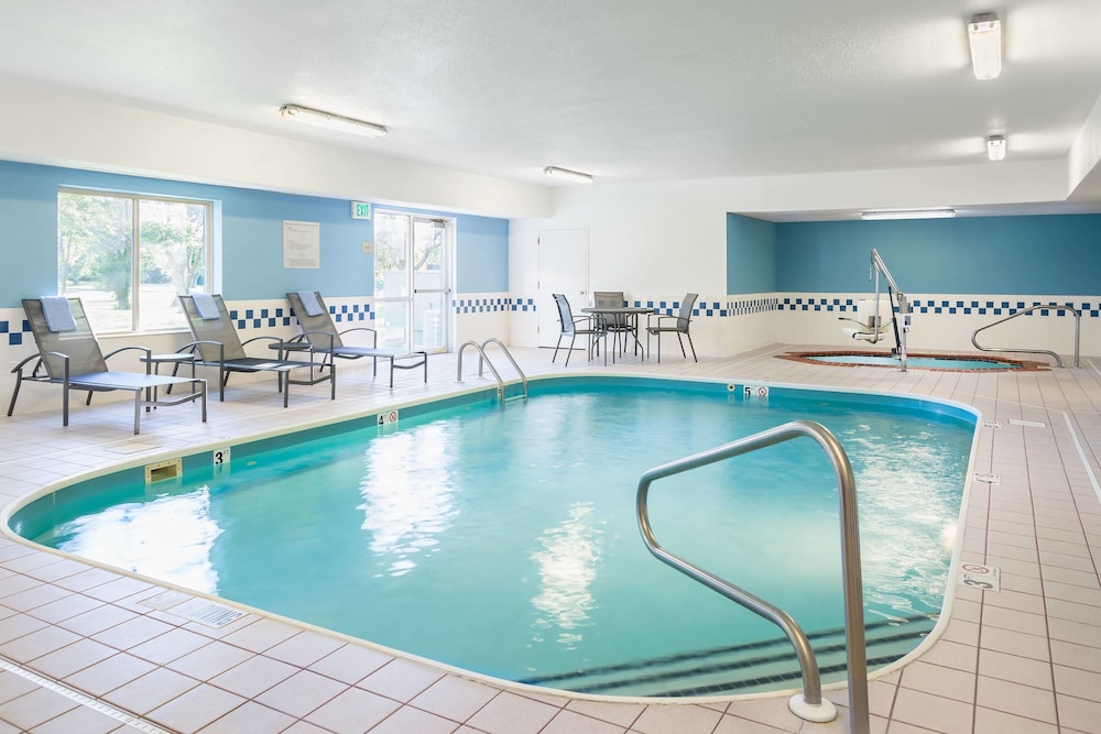 Fairfield Inn And Suites By Marriott Valparaiso 10/17