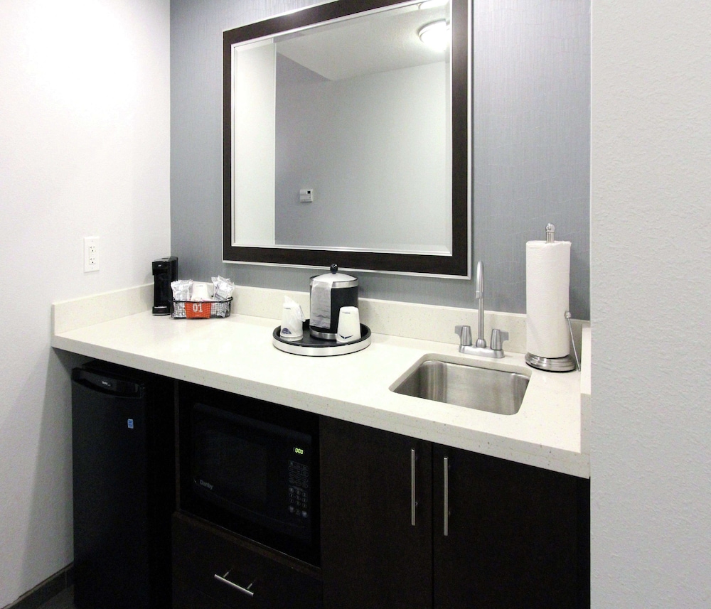 Hampton Inn And Suites Columbia Southeast Ft Jackson 45/47