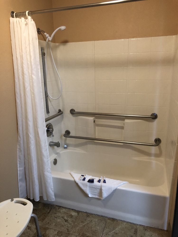 Americas Best Value Inn & Suites Forest Grove Hillsboro 15/34
