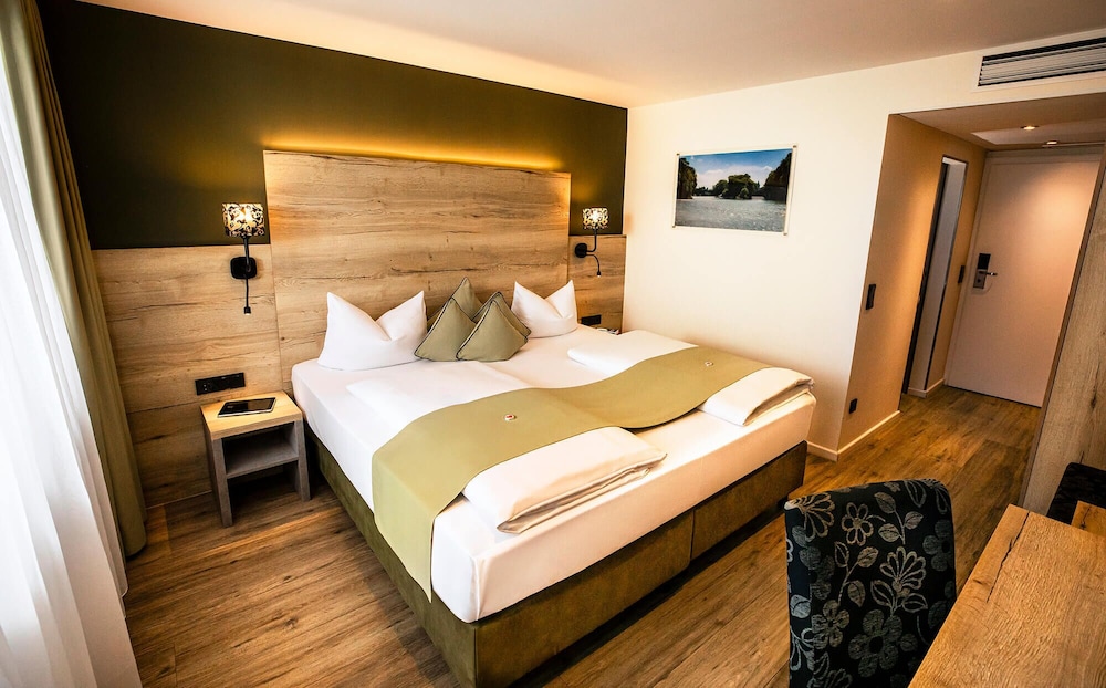COMFORT, DOUBLE BED, BALCONY