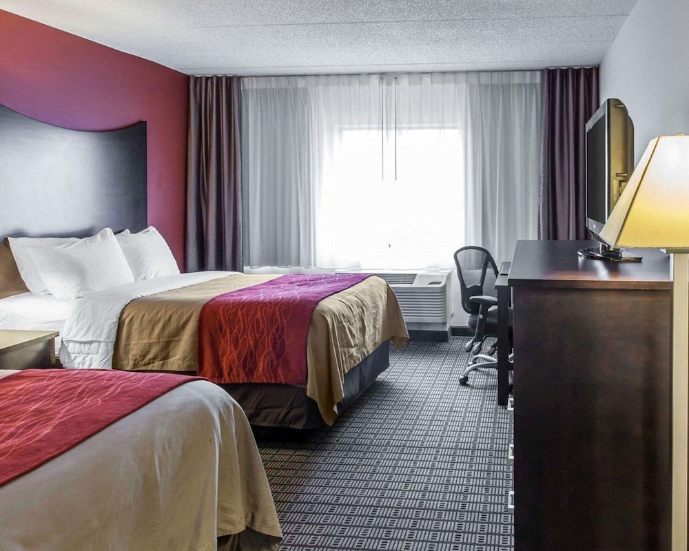Clarion Hotel & Suites BWI Airport North 21/62