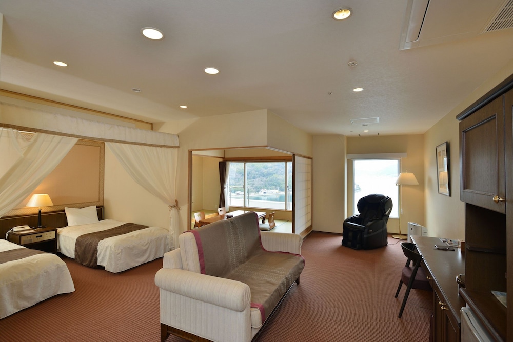 BAY RESORT HOTEL SHODOSHIMA 49/68