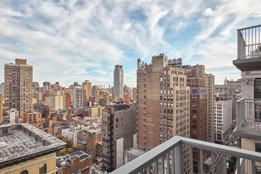 Hotel Park Ave 70/73