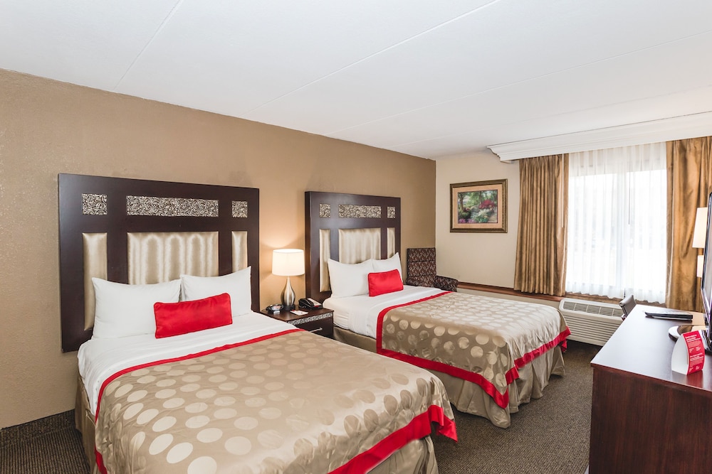 Ramada by Wyndham Plymouth Hotel and Conference Center 24/57