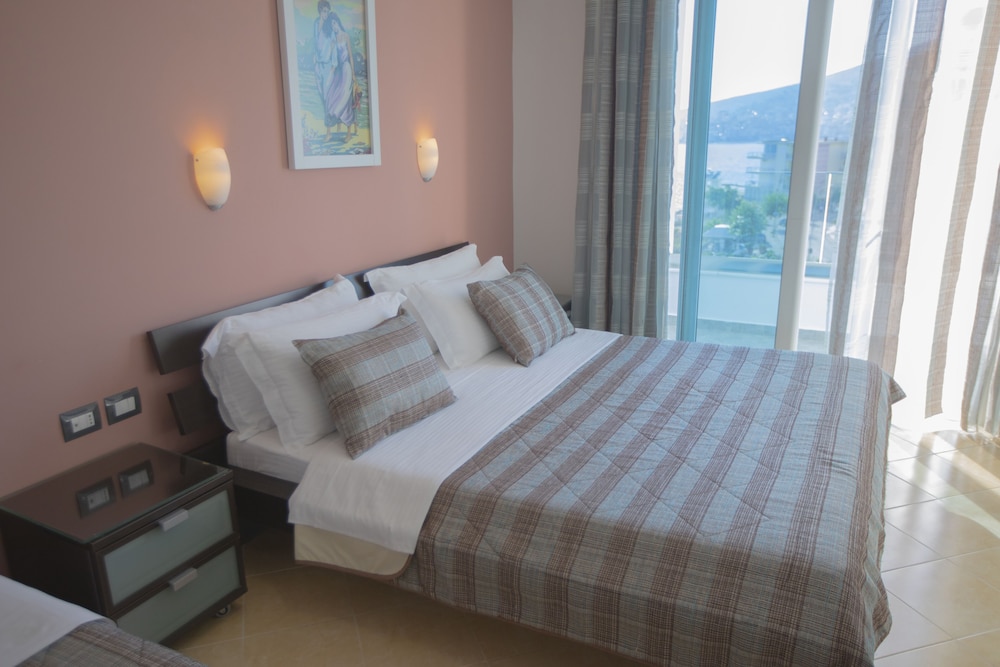 Hotel Oasis 13/50
