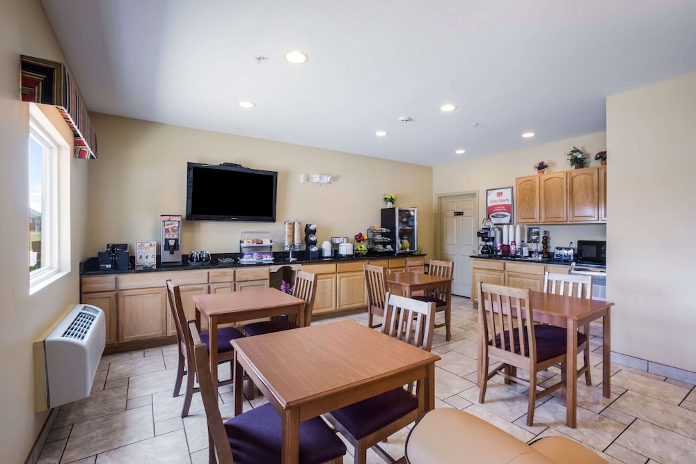 Econo Lodge Inn & Suites Rockmart 30/35