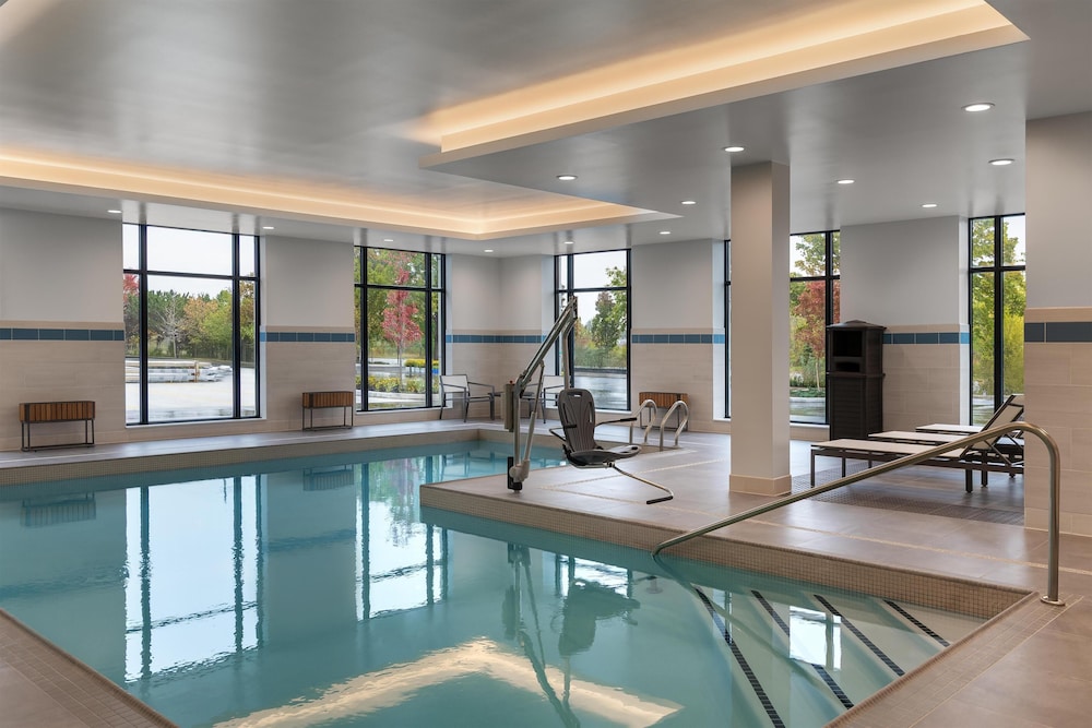Hyatt Place Toronto Airport 16/50