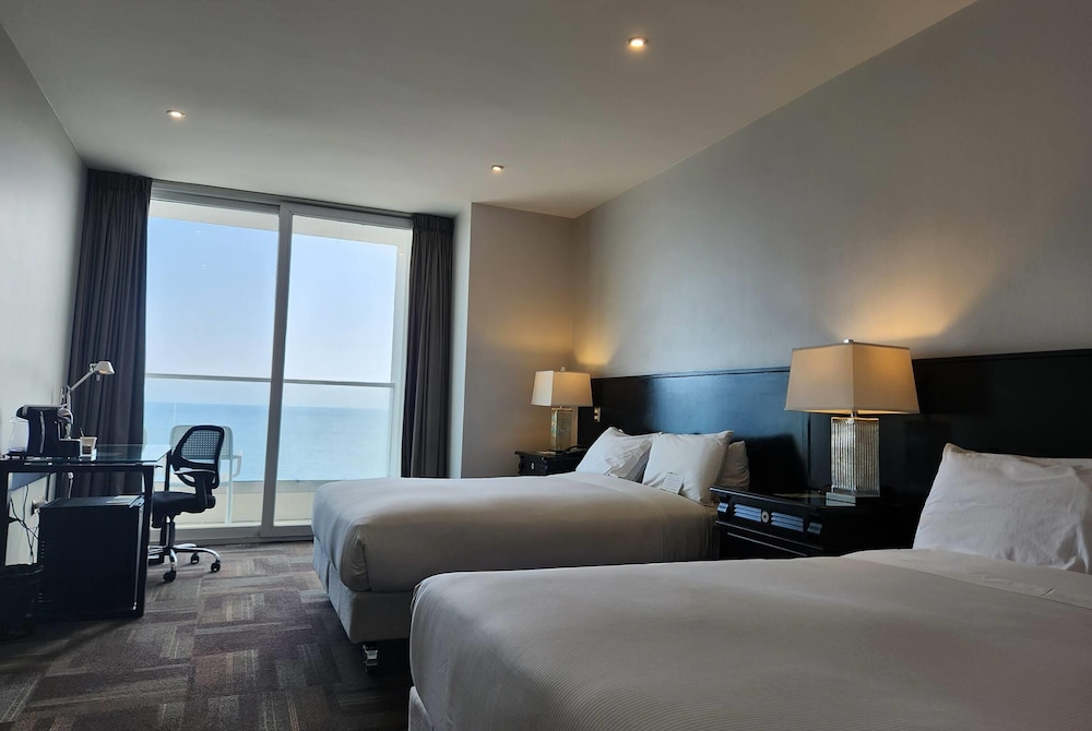 Deluxe, 2 Double Beds, Ocean Front, Wyndham Garden Antofagasta Pettra 3/8