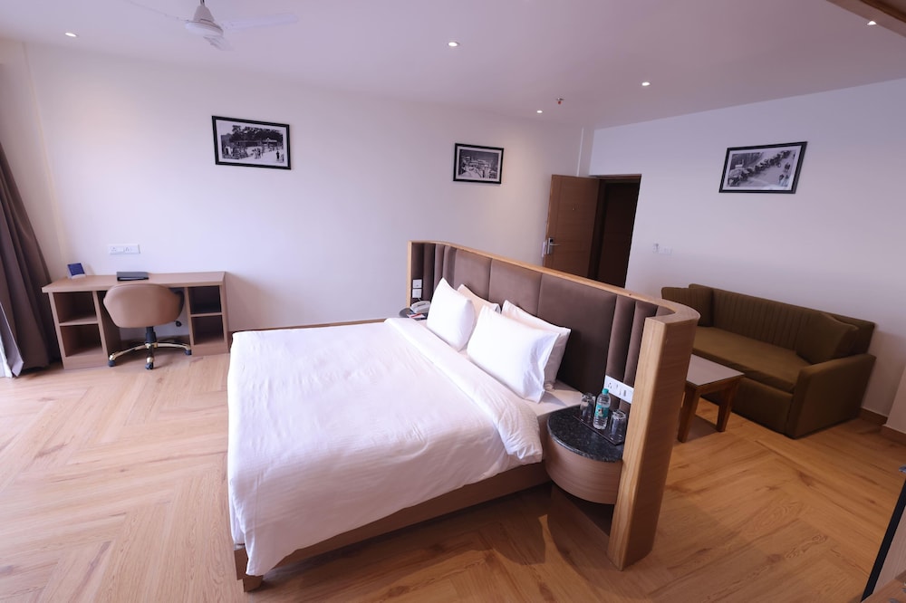 Ramada By Wyndham Mussoorie Mall Road 12/48