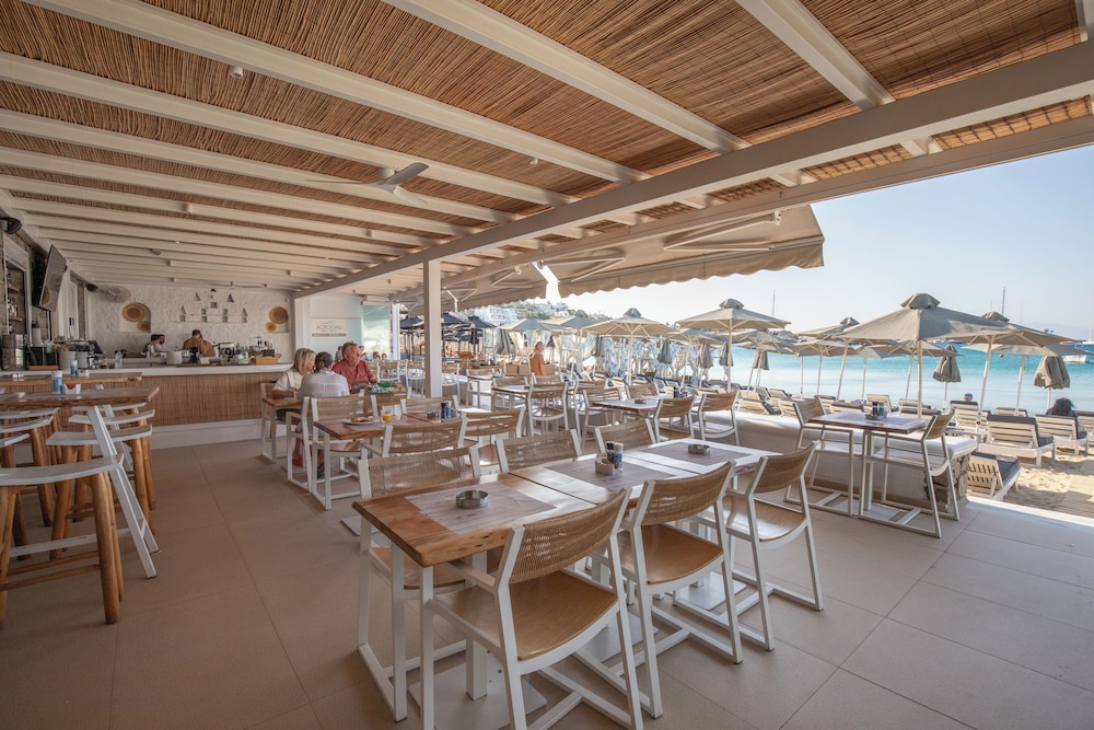 Acrogiali Beach Hotel 53/70