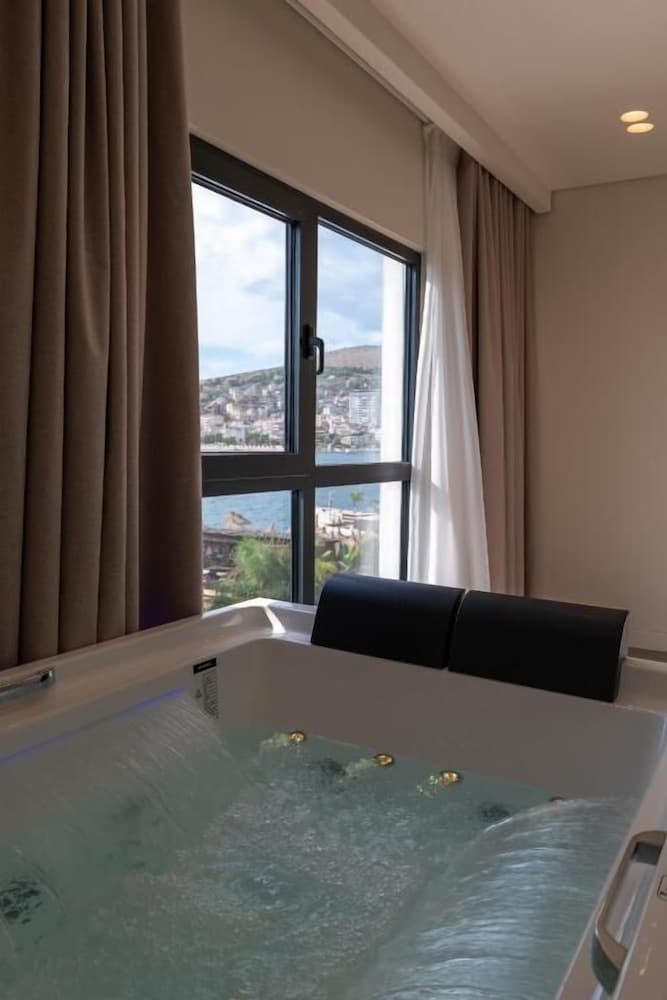 GRAND HOTEL SARANDA 27/50