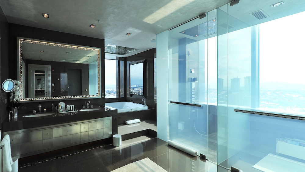 Lobby at Hyatt Centric Levent Istanbul, ISTANBUL