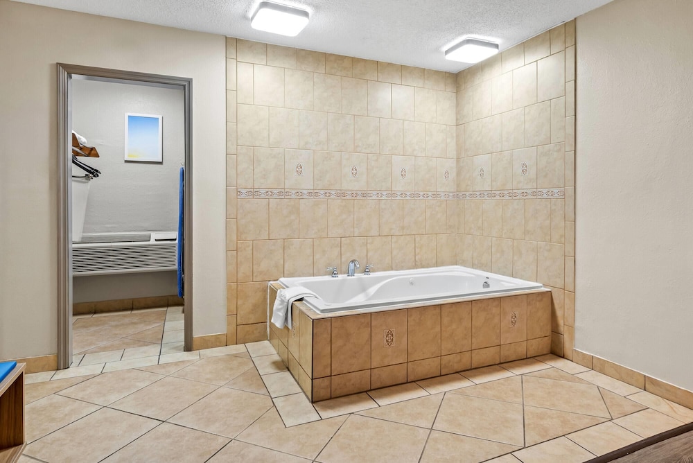 Days Inn By Wyndham Jacksonville Nc 42/68