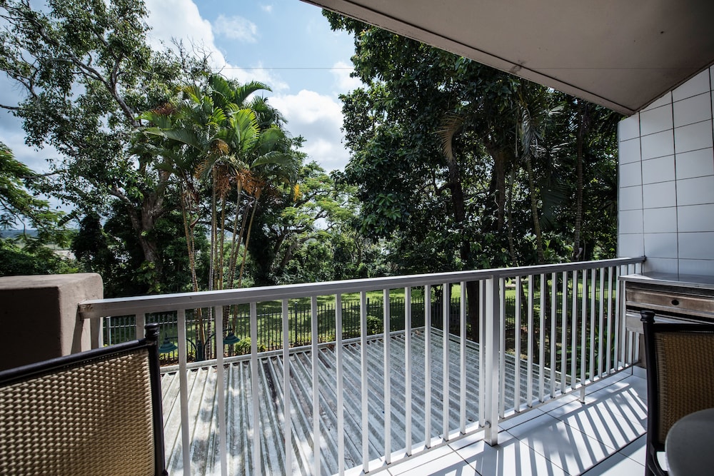 Lake View Cabanas 4/69