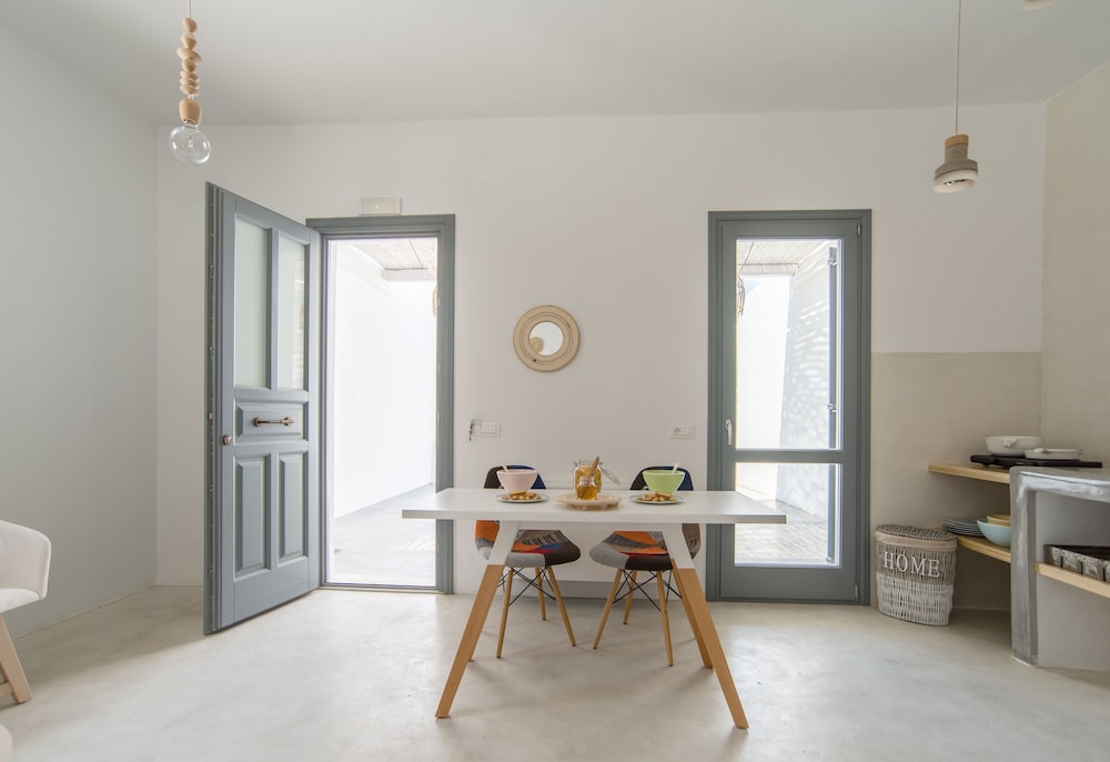 Lagadi Suites 43/67