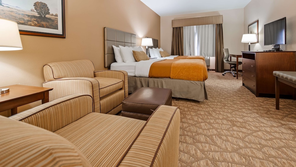 Best Western Plus Butterfield Inn 21/44