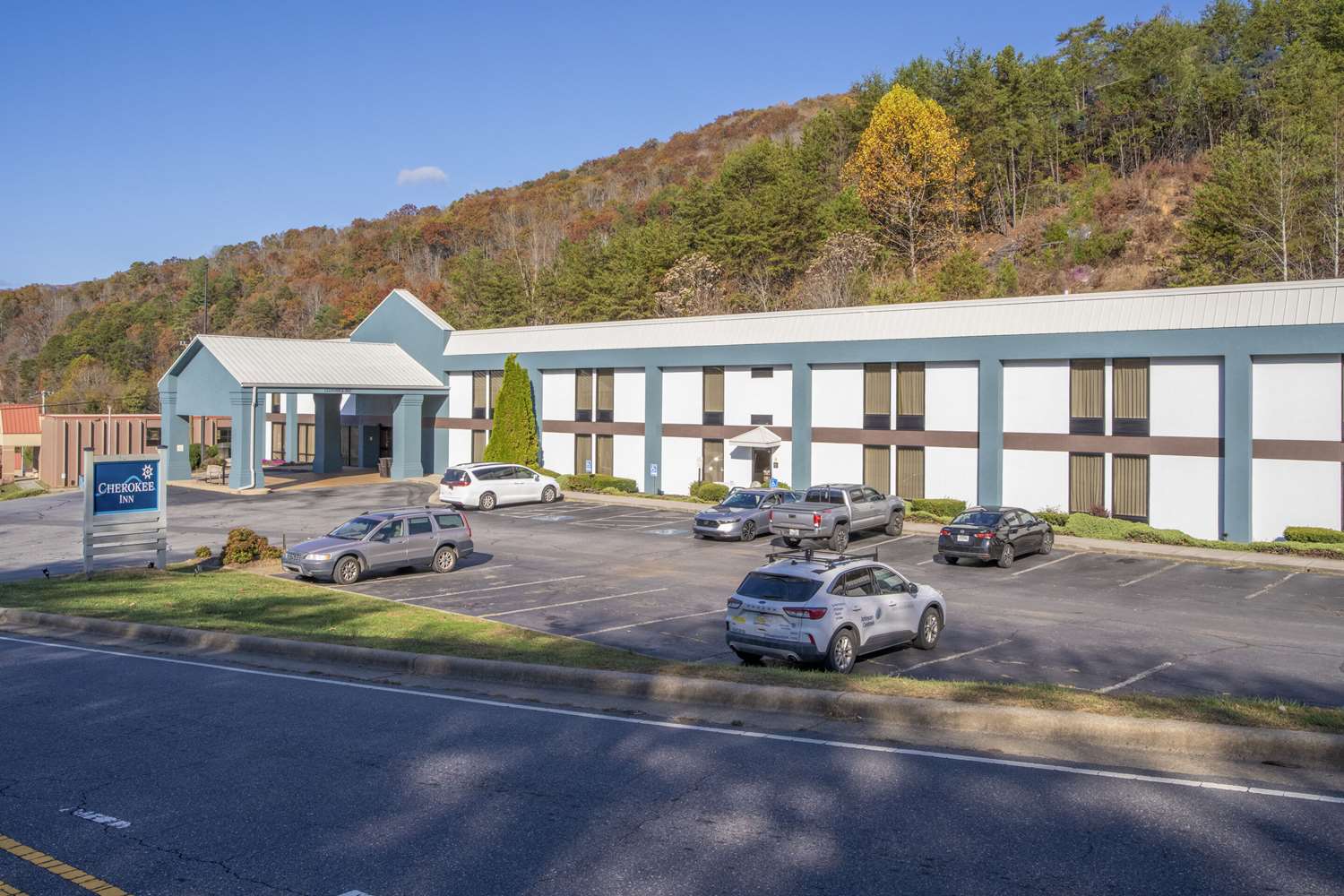 Clarion Pointe Cherokee 26/27