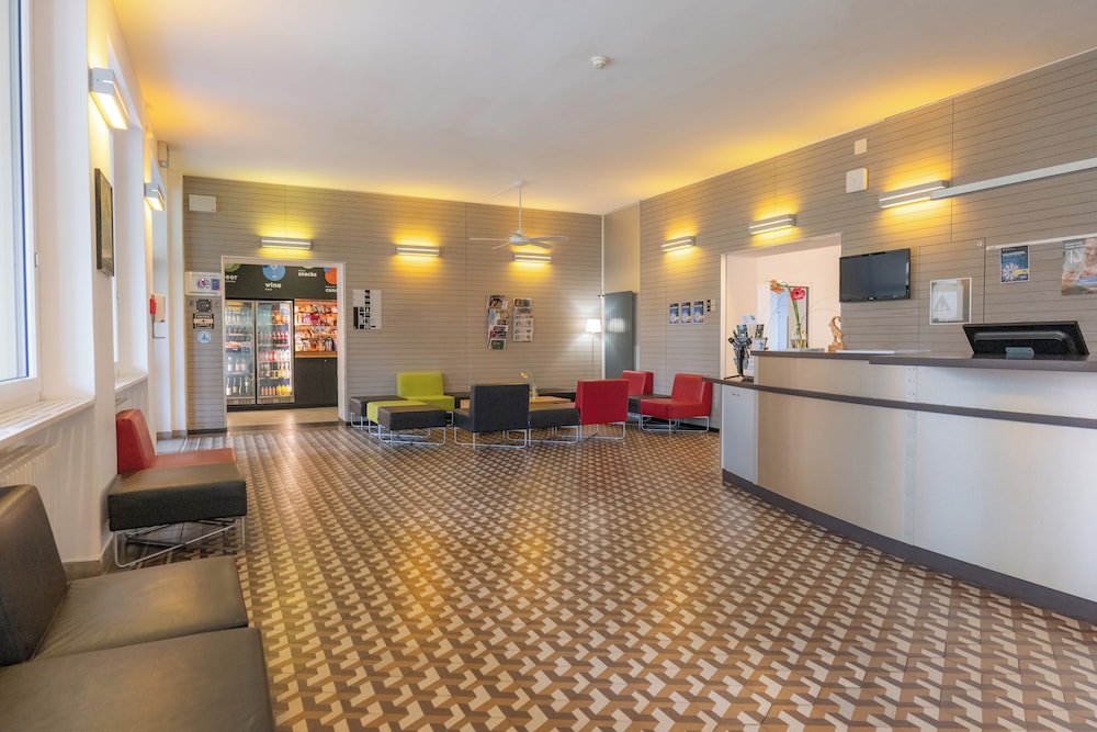 Youth Hostel Locarno 3/50