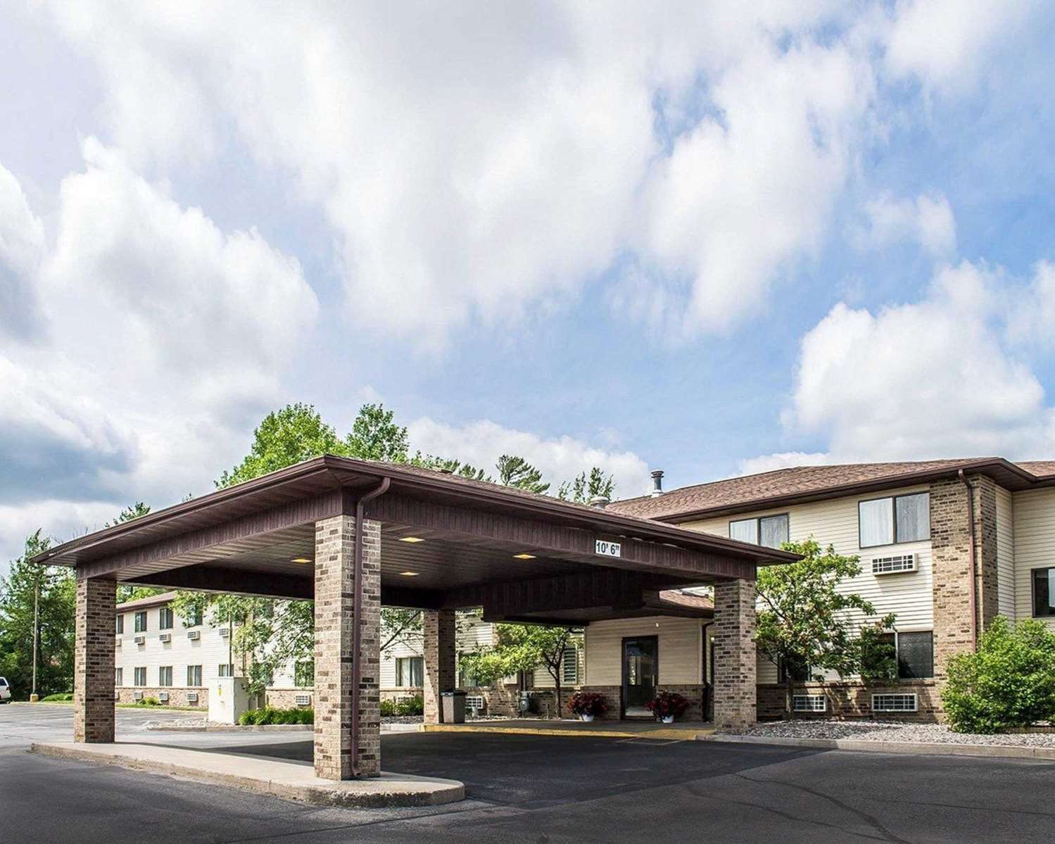 Quality Inn Minocqua 2/12