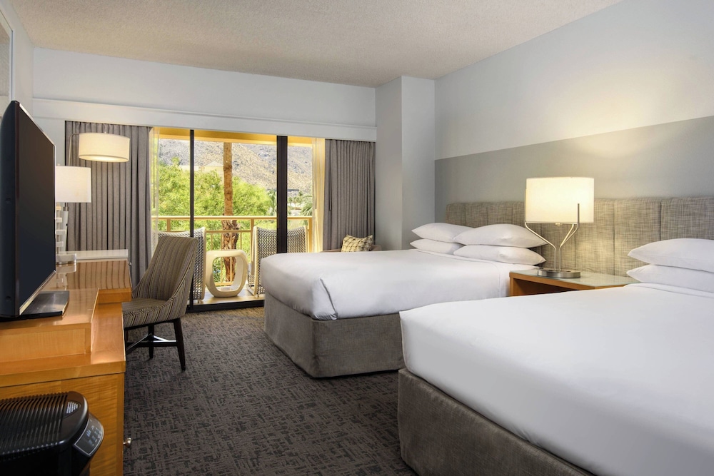Room, 2 Queen Beds, Pool View, Balcony