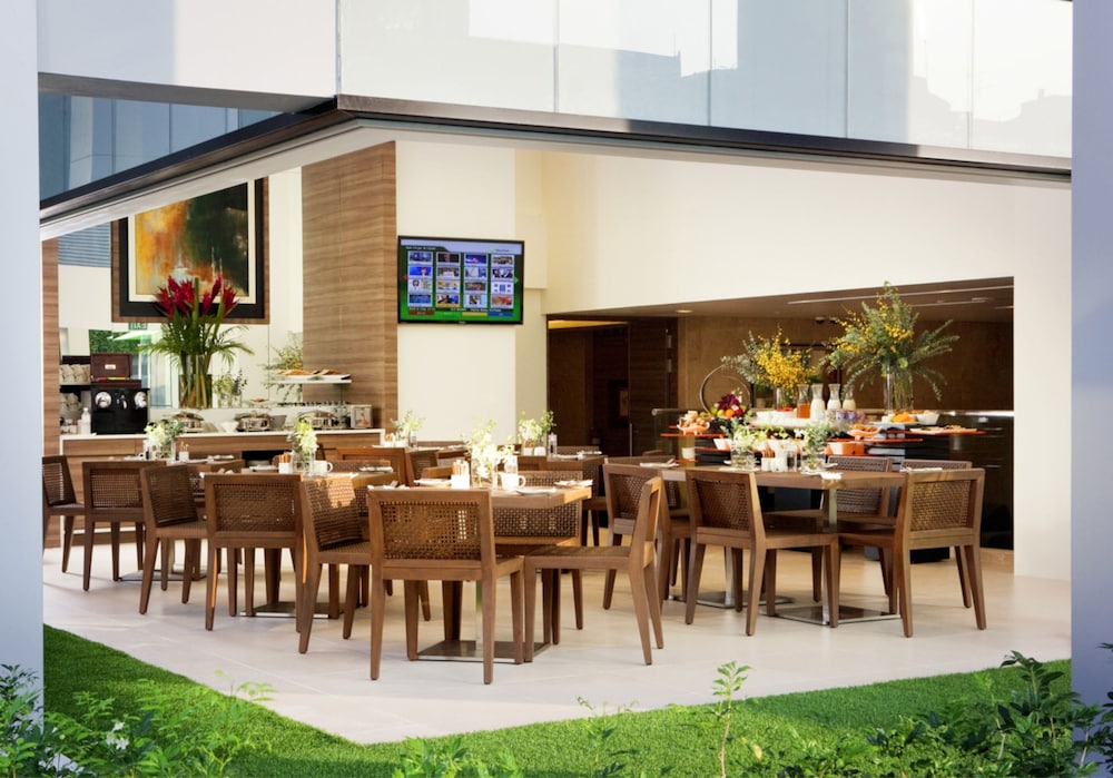 Novotel Living Singapore Orchard 40/60