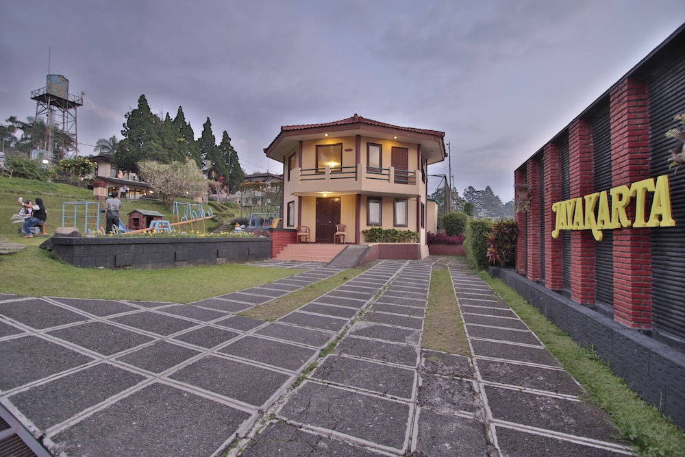 The Jayakarta Inn & Villas Cisarua 18/33