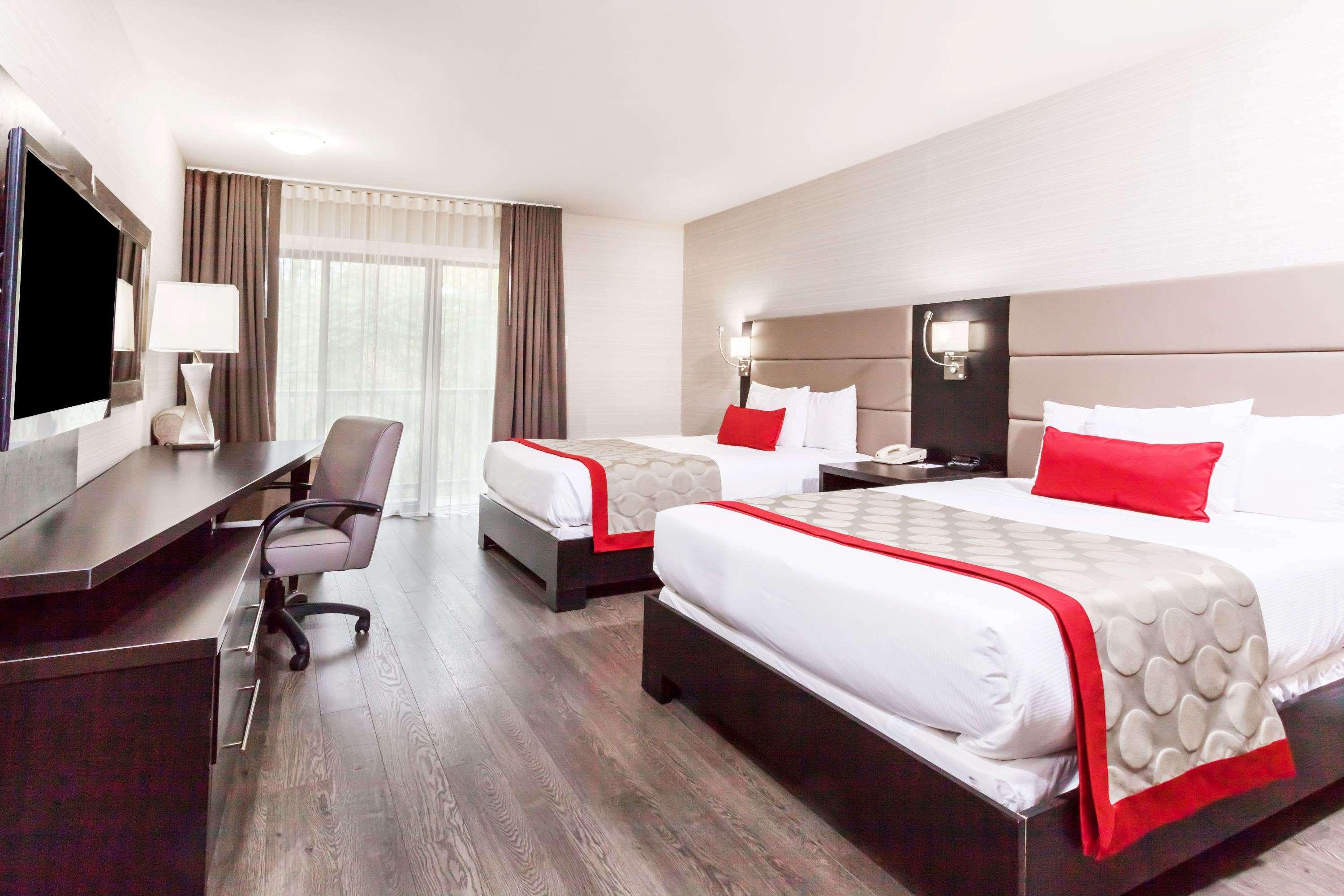 Deluxe, 2 Double Beds, Water Front