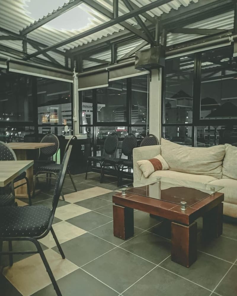 Hotel Aruuman Simpanglima Semarang 25/40