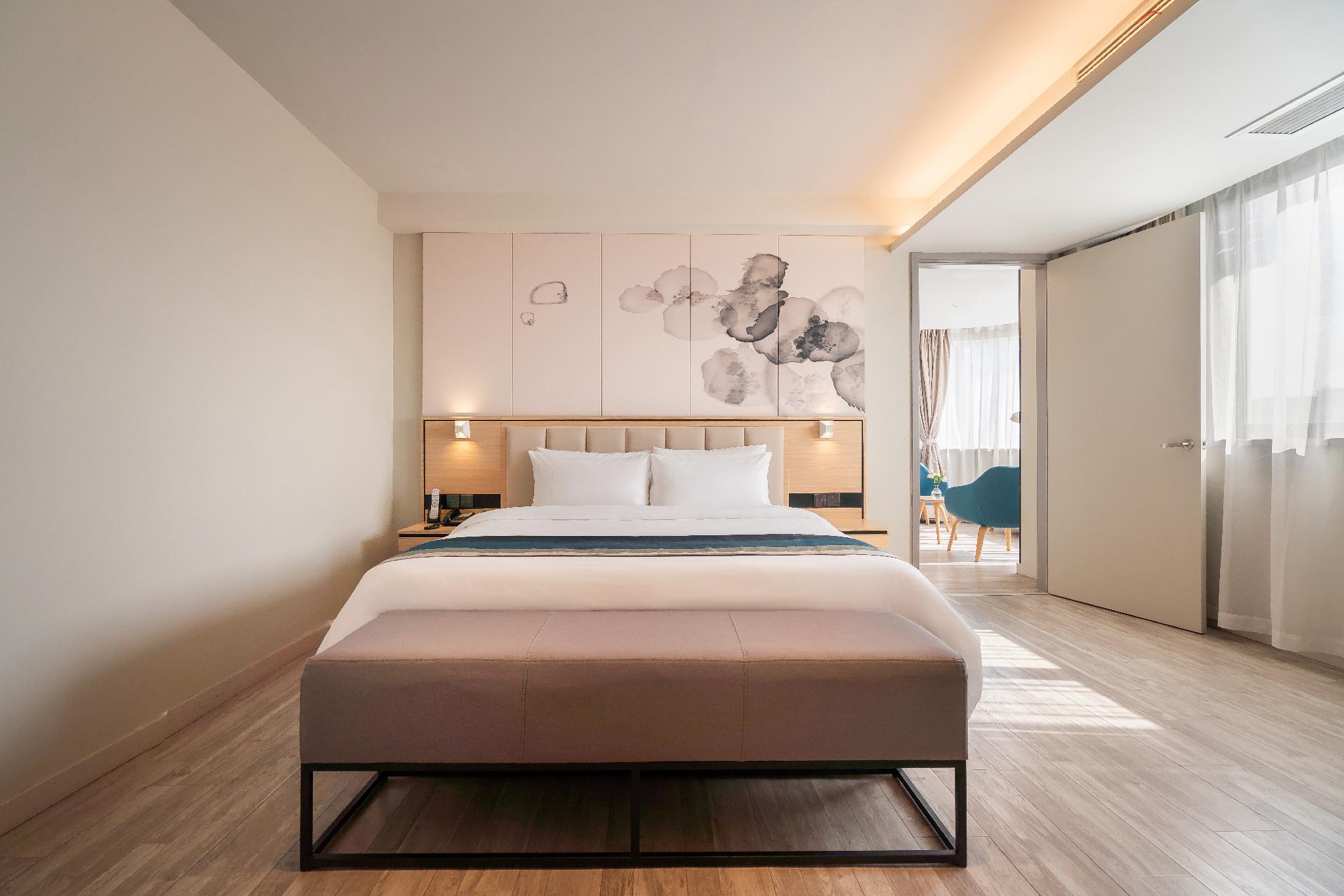 Homeinn Selected (Wuxi Zhongshan Road Sanyang Square Metro Station) 10/18